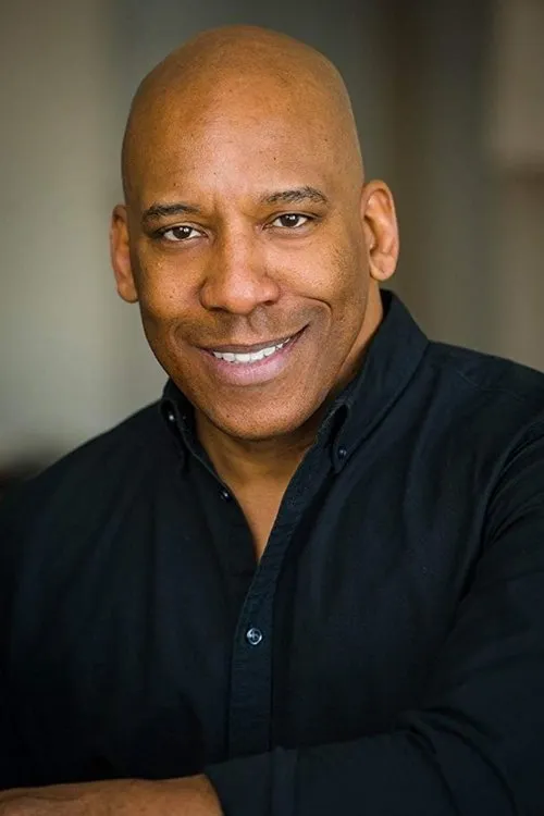 Ezra Knight interpretando a Dixon