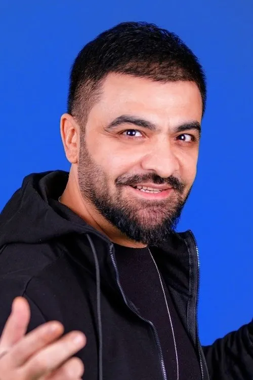 Fərda Amin interpretando a 