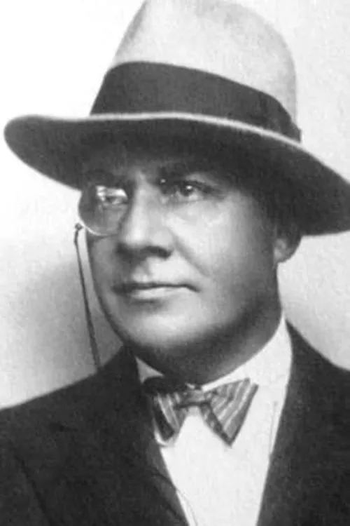 F. W. Schröder-Schrom interpretando a 