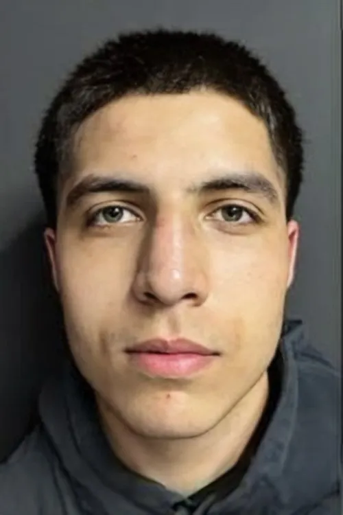 Grant Flores ha trabajado con Fabian Guzman en 2 ocasiones