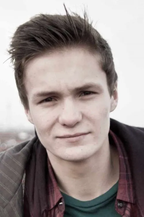 Fabian Halbig interpretando a Mark