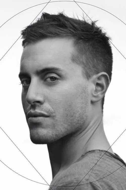 Fabien Ducommun interpretando a Cédric