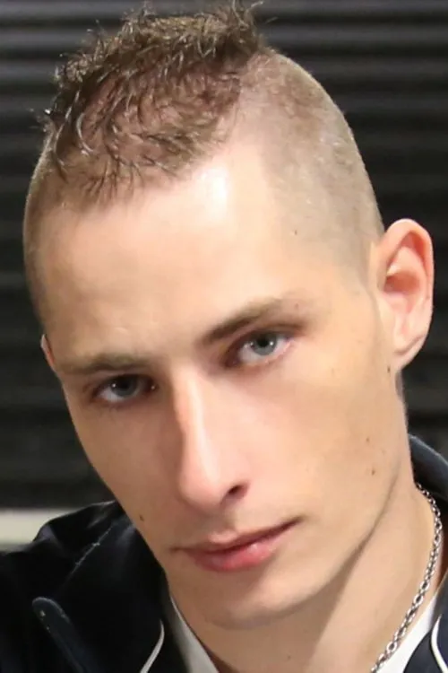 Fabien Sneakers interpretando a 