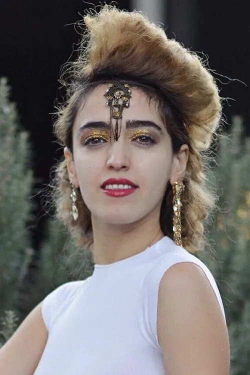 Shalane Connors ha trabajado con Faezeh Alavi en 1 ocasiones