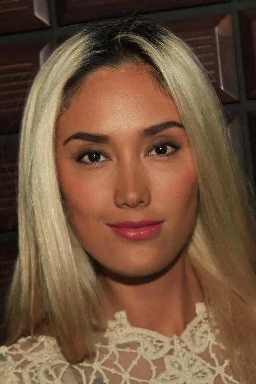 Fahrani interpretando a Ranti