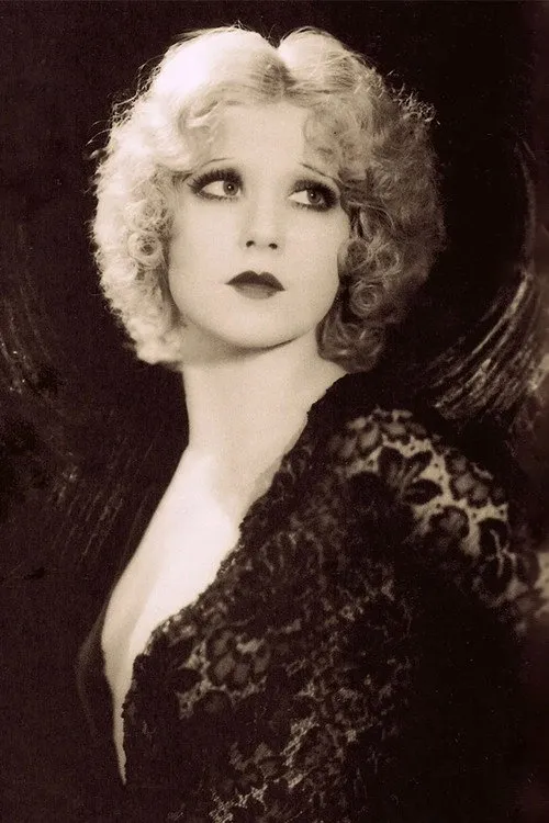 Faith Bacon interpretando a Maxine