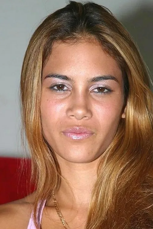 Faith Lamour interpretando a 