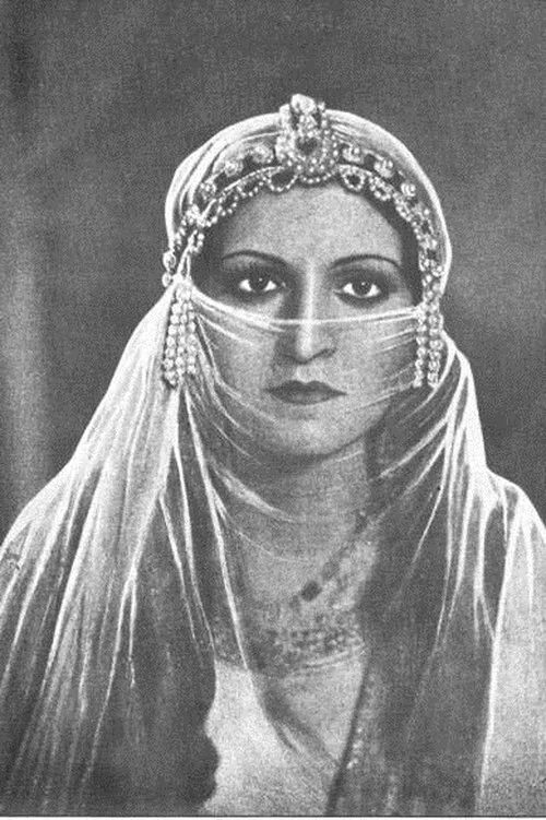 Fakhrozzaman Jabbar Vaziri interpretando a Homa