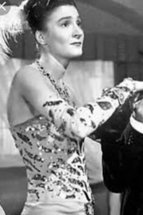 Famie Kaufman interpretando a 