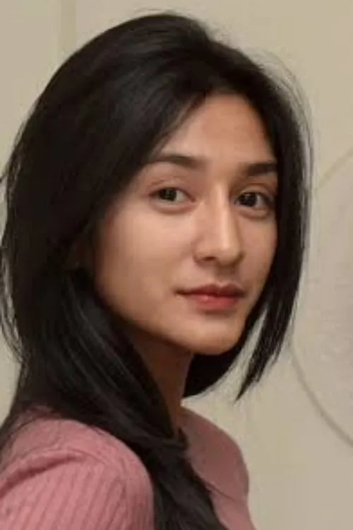 Fanny Ghassani interpretando a Eli