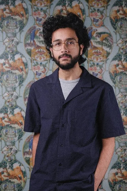 Faris Godus interpretando a ????