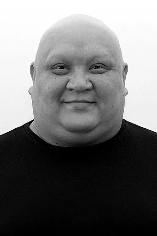 Farkhad Abdraimov interpretando a Jaibarkhan Aga