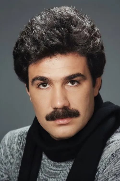 Faruk Tınaz en su biografía y filmografía