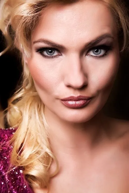 Fátima Preto interpretando a 