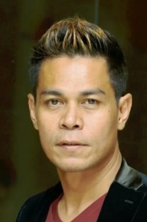 Fauzi Nawawi interpretando a 