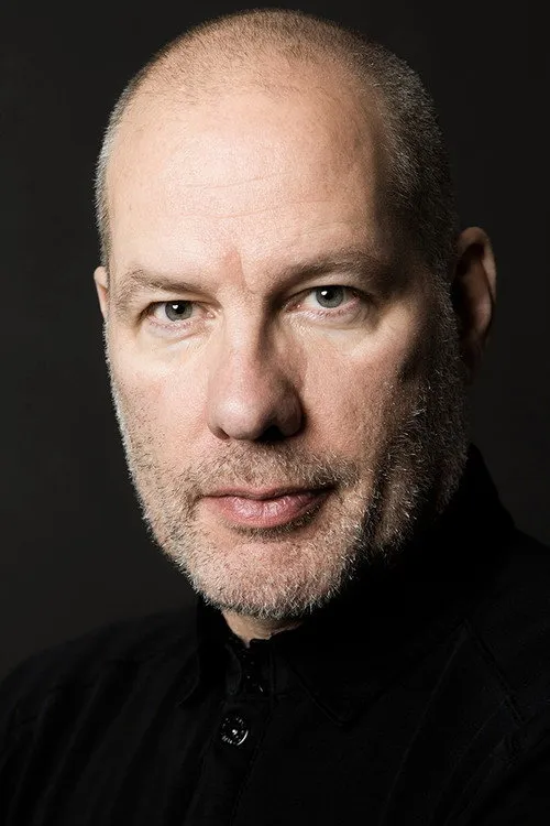 Felix Engström interpretando a Witte