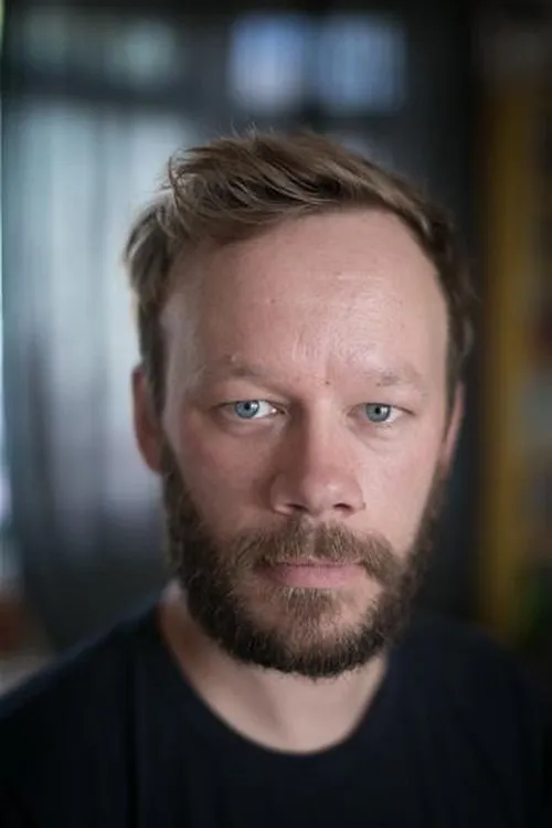 Felix Hayes interpretando a Dad / Ensemble