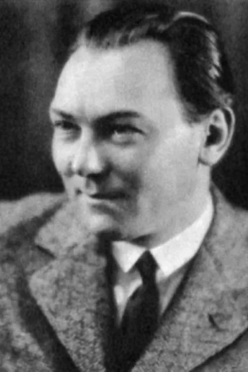 Ferenc Kiss interpretando a Fuvaros