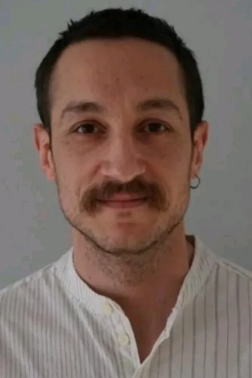 Onur Ünlü ha trabajado con Ferit Karol en 1 ocasiones