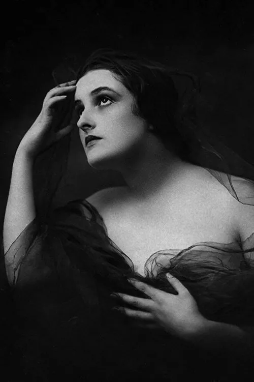 Paul Meffert ha trabajado con Fern Andra en 1 ocasiones