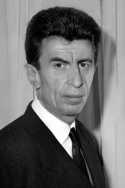 Rudy Ricciotti ha trabajado con Fernand Pouillon en 1 ocasiones