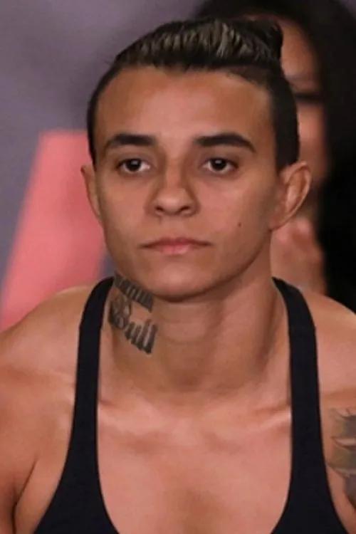 Fernanda Barros interpretando a Herself