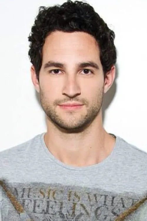 Aaron Goldenberg ha trabajado con Fernando Belo en 1 ocasiones