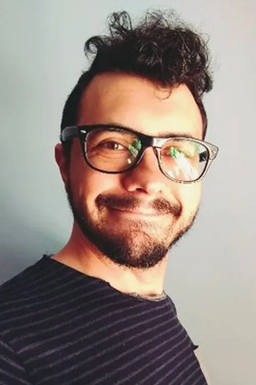 Fernando Cacurri interpretando a Sergio