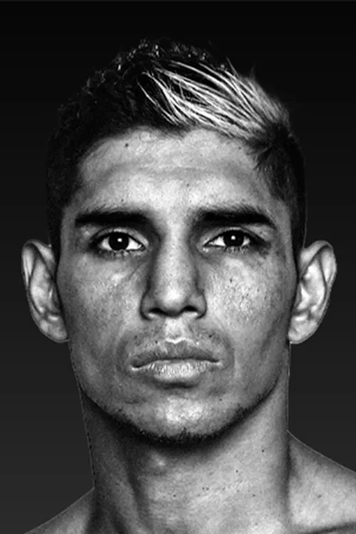 Fernando Daniel Martinez interpretando a Self