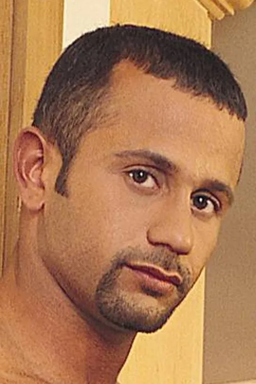 Troy Moore ha trabajado con Fernando Montana en 3 ocasiones