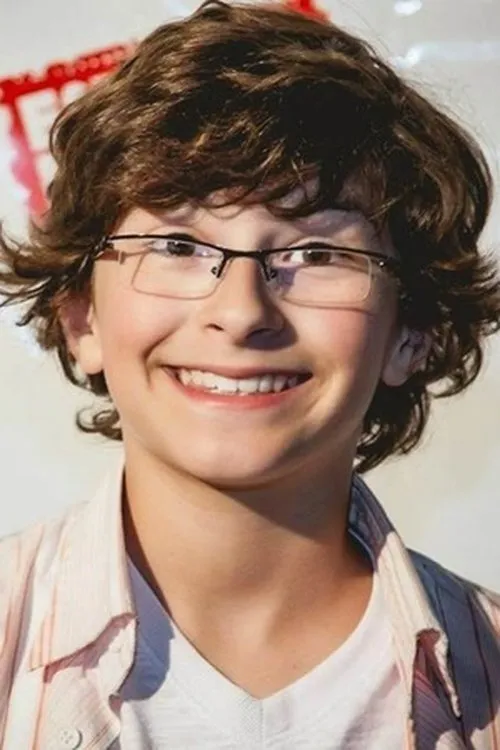 Fhelipe Gomes interpretando a Téo Cavichioli