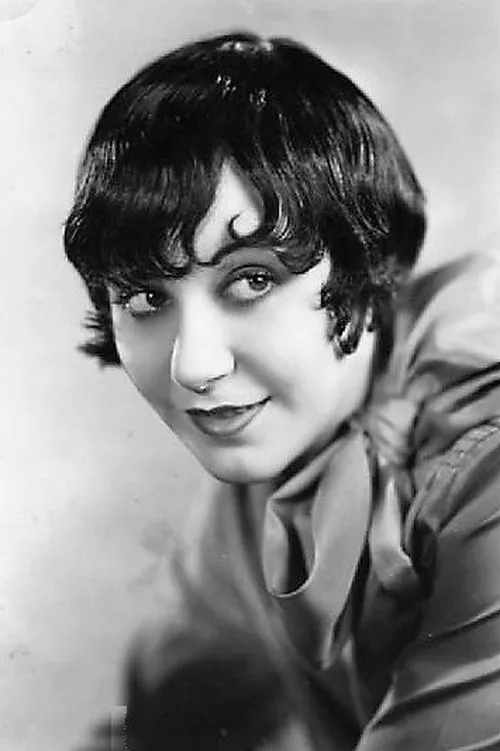 Fifi D'Orsay interpretando a Budgie