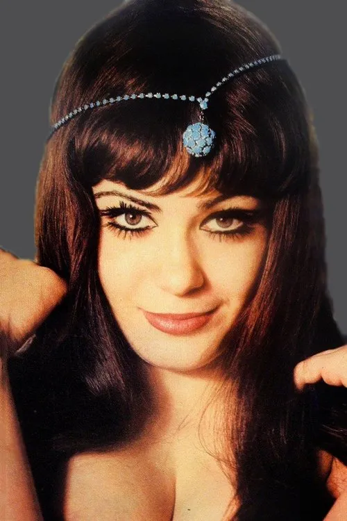 Figen Han interpretando a