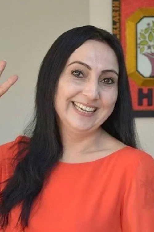 Aysel Tugluk ha trabajado con Figen Yüksekdağ en 1 ocasiones