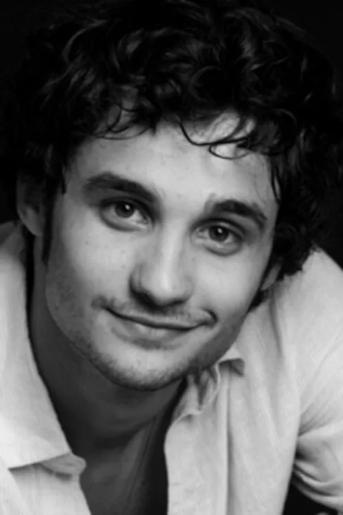 Filip Križan interpretando a Piko