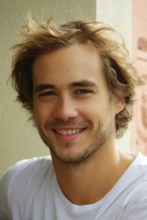 Filip Tomsa interpretando a 