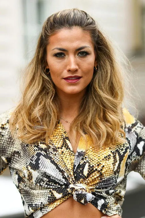 Fiona Erdmann interpretando a Fulda