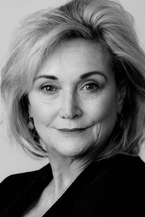 Fiona Ramsay interpretando a Annette