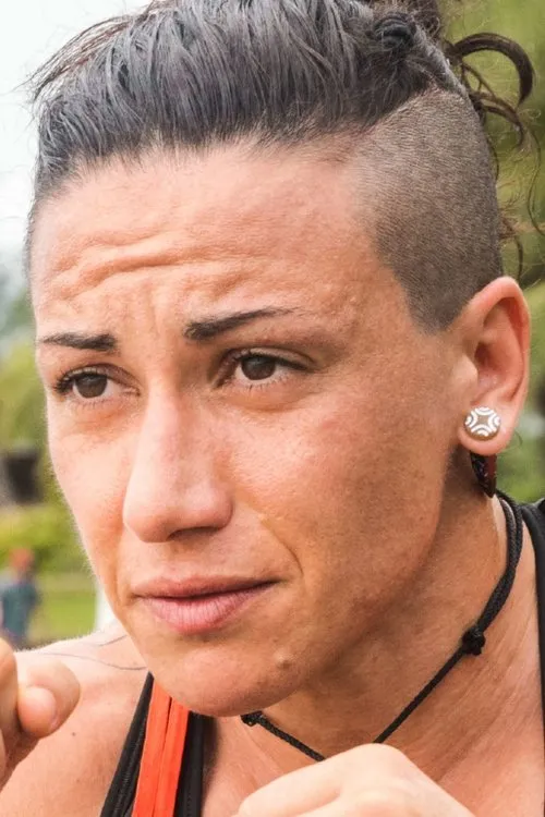 Valeriu Mircea ha trabajado con Flore Hani en 1 ocasiones