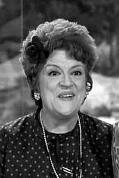 Florence Blot interpretando a La femme qui trouve un mot doux dans son pain d'épices