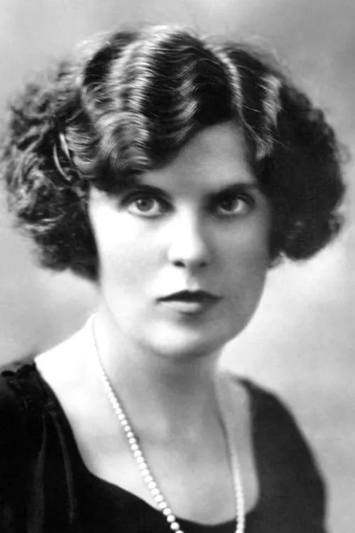 Florence Nash interpretando a Ma Emmy Barclay