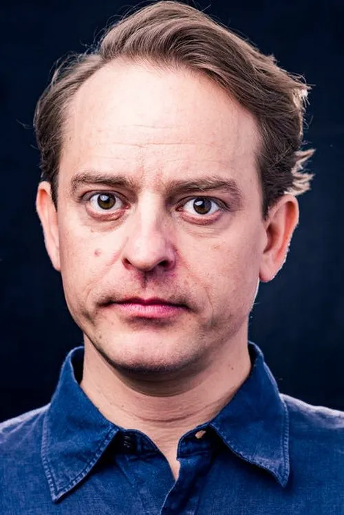 Florian Fischer interpretando a Himself