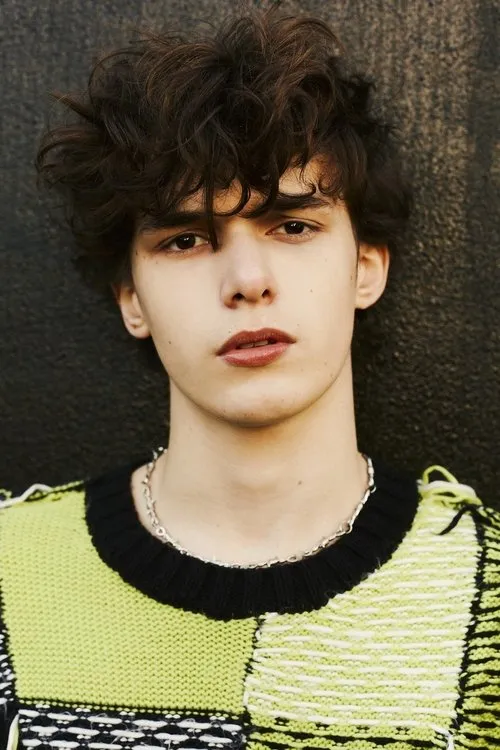 Flynn Allen interpretando a Gene Otto