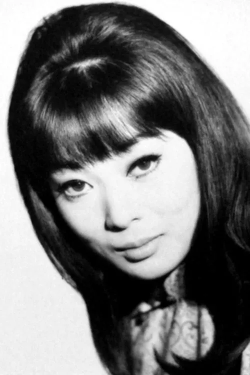 Francesca Tu interpretando a Jeanne Silkingers