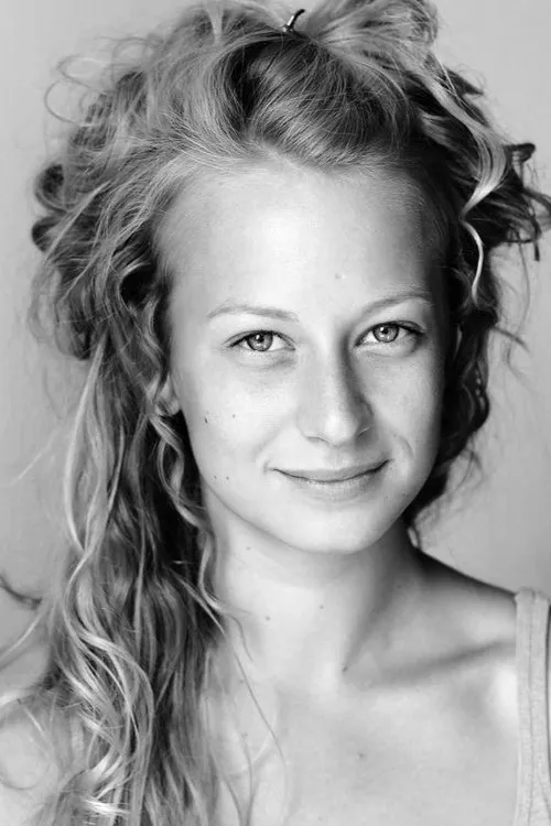 Lizzy McInnerny ha trabajado con Francesca Zoutewelle en 1 ocasiones