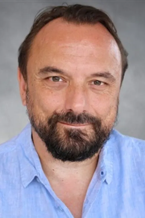 Dimitri Virginius ha trabajado con Francis Convert en 1 ocasiones