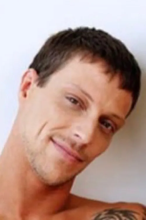 Francis Houde interpretando a 