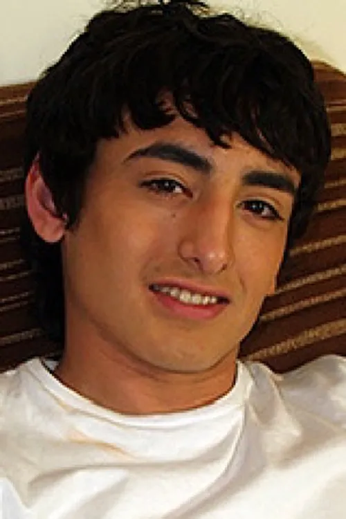 Francoise Garxo interpretando a (archive footage)