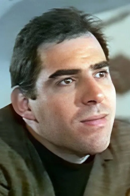 Frank Balard interpretando a 