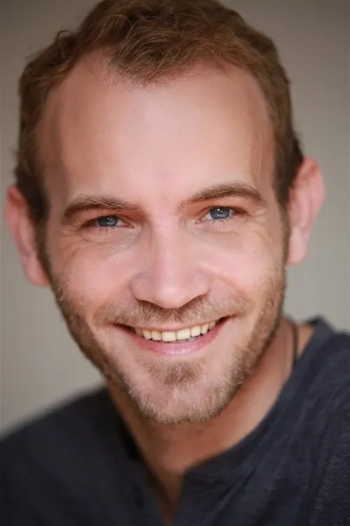 Frank Berjot interpretando a Gugu